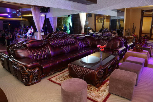 Hoàng Gia Lounge, Địa điểm giải trí tại Sài Gòn, Quán bar tại Sài Gòn