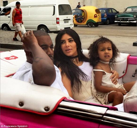 Kim Kardashian, gia đình Kim Kardashian, Kim Kardashian và con