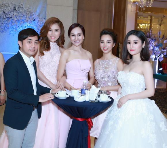 thuong-bella-75-3-ngoisao 6 Thương Bella, Áo cưới Thương Bella, Triển lãm cưới Rustic Melody