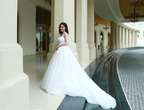 thuong-bella-75-8-ngoisao 0 Thương Bella, Áo cưới Thương Bella, Triển lãm cưới Rustic Melody