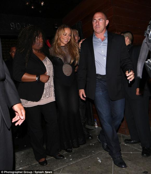 Mariah Carey, ca sĩ Mariah Carey, Mariah Carey mặc váy lưới, Mariah Carey hớ hênh, Mariah Carey đi hộp đêm, sao ngoại