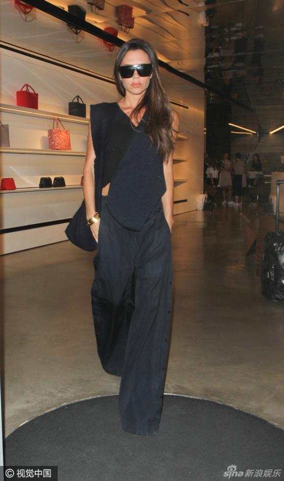 Victoria Beckham, thời trang Victoria Beckham, Vic, vợ Beckham, nhà thiết kế Victoria Beckham, sao ngoại 