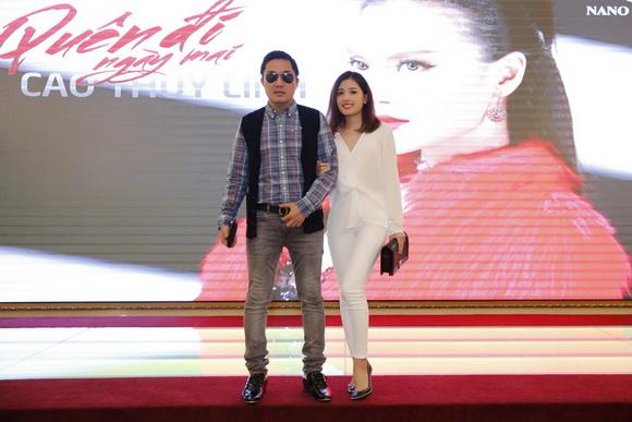 bau-hoa-125-5-ngoisao 4 Bầu Hòa, doanh nhân Huỳnh Hoa, Sao Việt, Cao Thùy Linh