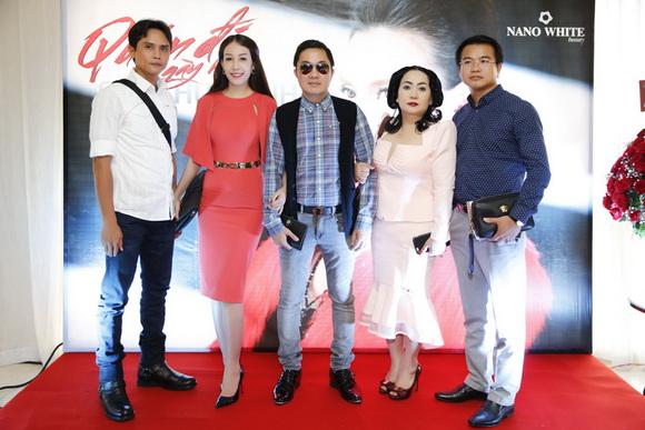 bau-hoa-125-6-ngoisao 3 Bầu Hòa, doanh nhân Huỳnh Hoa, Sao Việt, Cao Thùy Linh