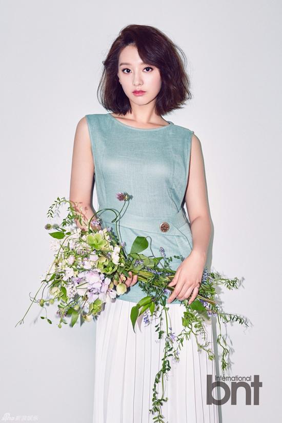 Nữ phụ 'Hậu duệ mặt trời', Kim Ji Won, Nữ phụ 'Hậu duệ mặt trời' Kim Ji Won, sao hàn, sao phim hậu duệ mặt trời