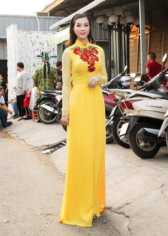Mc thanh mai,thanh mai diện áo dài,thanh mai duyên dáng