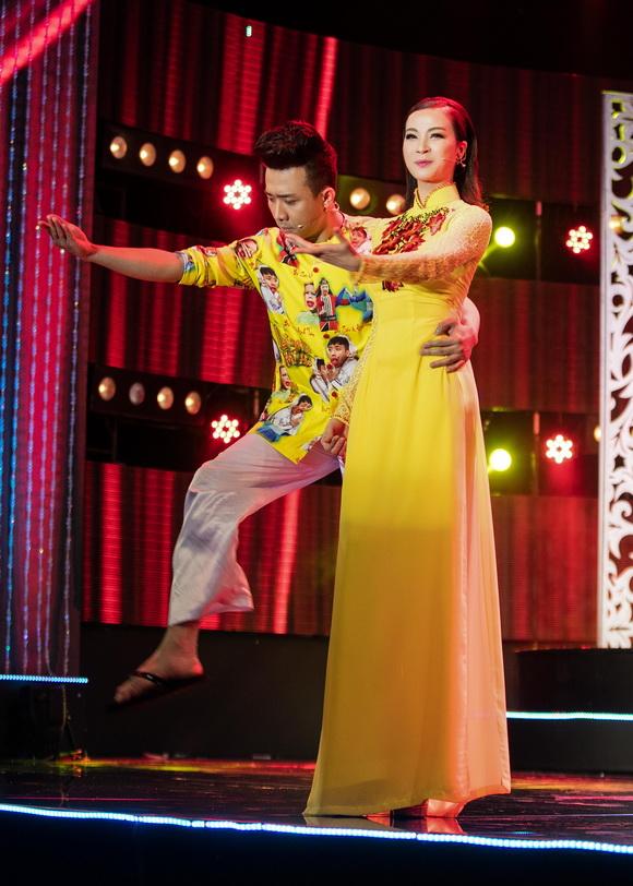 Mc thanh mai,thanh mai diện áo dài,thanh mai duyên dáng