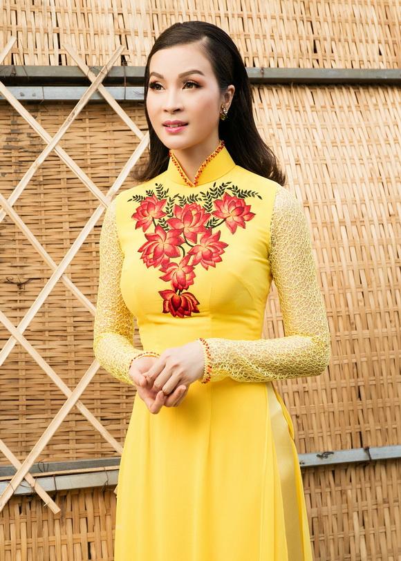 Mc thanh mai,thanh mai diện áo dài,thanh mai duyên dáng