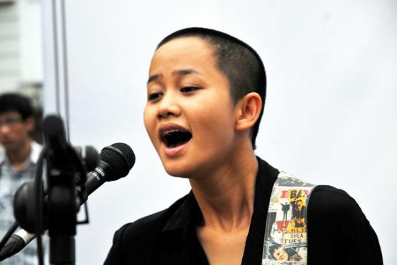 ,đời sống sóng gió của sao Việt, sao việt, sao cạo tóc, cạo đầu, mỹ nhân trọc đầu, sao đi tu