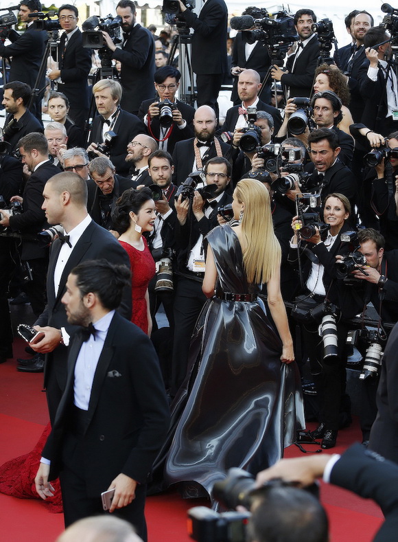 Lý Nhã Kỳ hội ngộ Dương Tử Quỳnh thu hút cả 'rừng' ống kính, Cannes 2016, liên hoan phim cannes, sao viet, ly nha ky