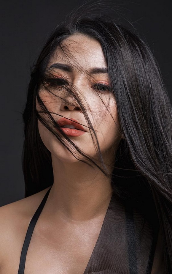Ca sĩ Khánh Di, Nữ hoàng chạy show, Khánh Di, Sao Việt