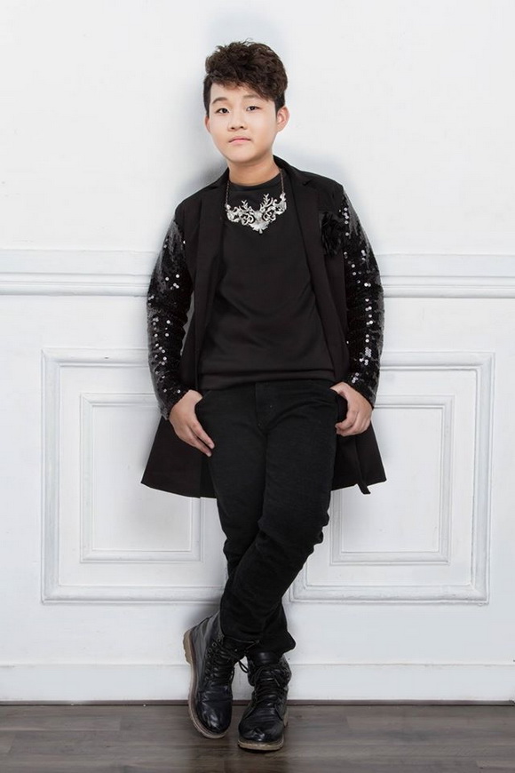 phan-hien-va-em-gai-205-11-ngoisao 1 Phan Thanh Hiển, Top 6 Siêu nhí tranh tài, Thanh Hiển và em gái