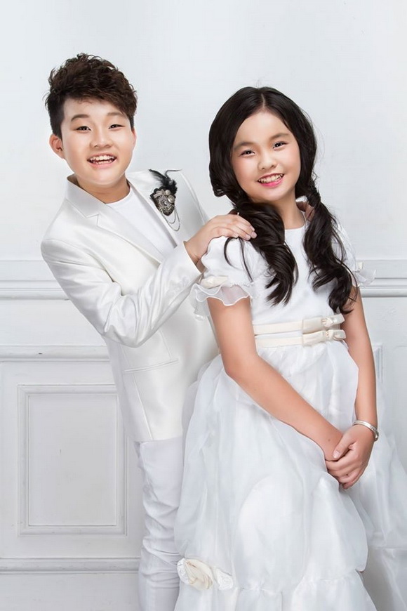 phan-hien-va-em-gai-205-12-ngoisao 0 Phan Thanh Hiển, Top 6 Siêu nhí tranh tài, Thanh Hiển và em gái