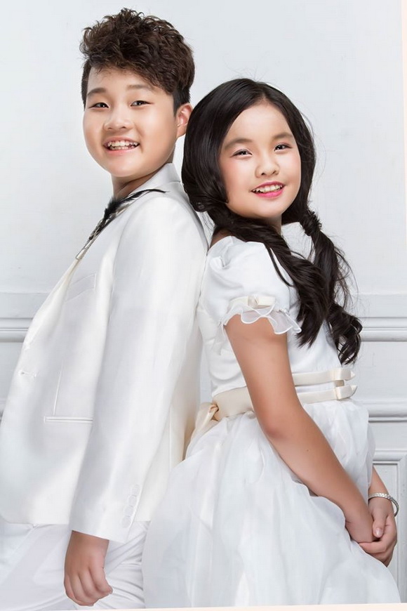 phan-hien-va-em-gai-205-6-ngoisao 6 Phan Thanh Hiển, Top 6 Siêu nhí tranh tài, Thanh Hiển và em gái