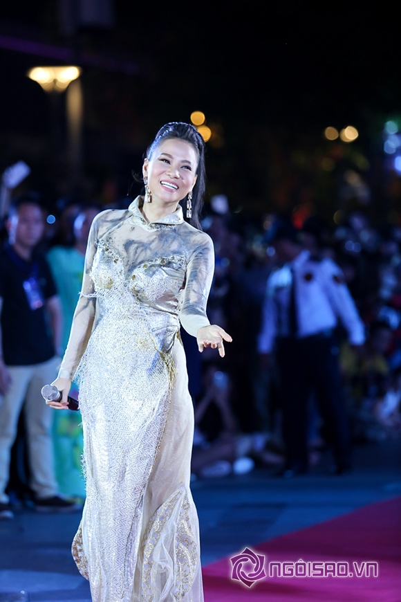 sao Việt, Thu Minh, nữ hoàng nhạc dance, Thu Minh thướt tha áo dài, hát mừng sinh nhật Bác