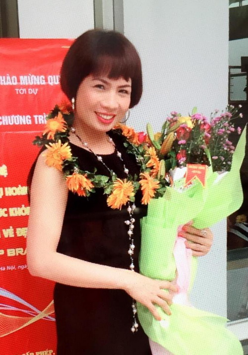 huong-them-tham-my-215-6-ngoisao 2 Hương Thêm Thẩm Mỹ, Phun xăm lông mày, Phun môi hồng