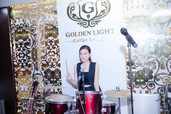 cao-thai-ha-245-11-ngoisao 4 Cao Thái Hà, Golden Light, sao Việt