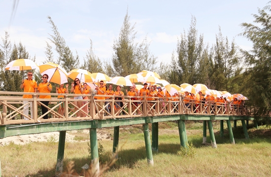 sensorial-255-6-ngoisao 11 Sensorial Fashion, Công ty cổ phần Đầu tư quốc tế Nam Phương, Thời trang cao cấp, Thời trang công sở