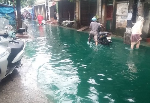 đường ngập, đường ngâp do mưa lớn, đường ngập lụt, mưa lớn ở Hà Nội, ngập ở Hà Nội