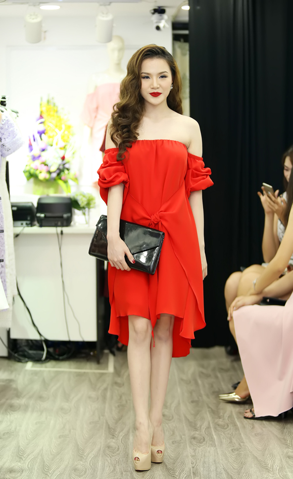 MC Nhã Uyên,MC Nhã Uyên rạng rỡ,nhã uyên xinh đẹp