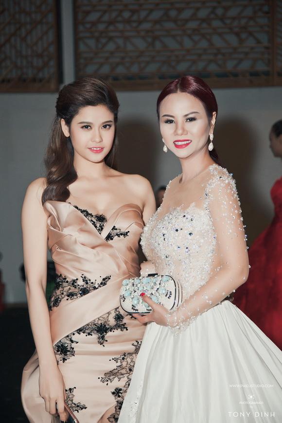 Vivian Văn, Hoa hậu Vivian Văn, Sao Việt