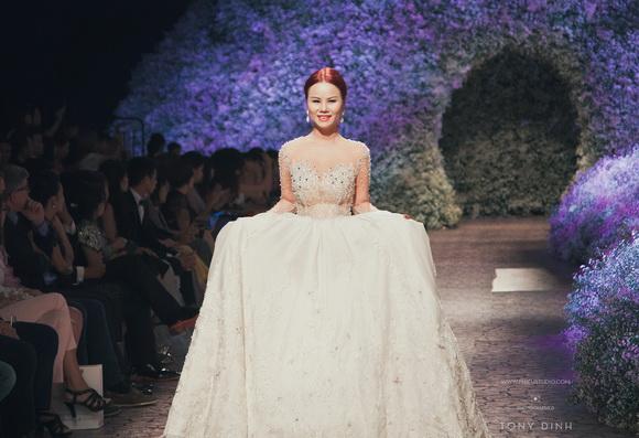 Vivian Văn, Hoa hậu Vivian Văn, Sao Việt