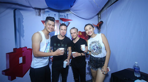 Hà Linh Vân, DJ MOS, Hà Linh Vân làm DJ, Sao Việt