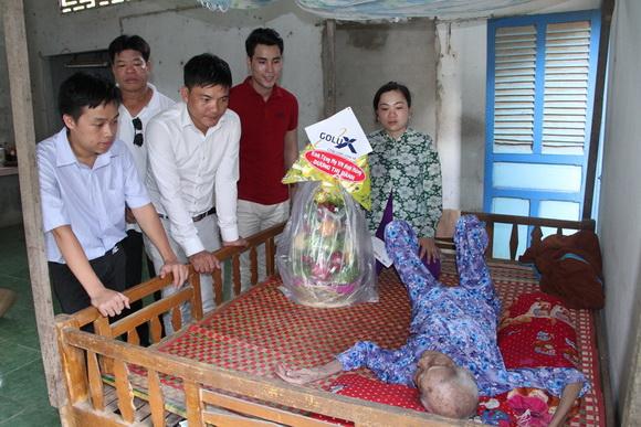 Hoàng Phi Kha, Công ty du lịch và giải trí Golux, Sao Việt