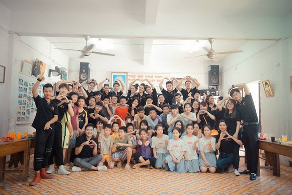 trao-qua-tu-thien-26-6-ngoisao 6 Mỹ phẩm cao cấp Magic Skin, Đào Minh Châu, Phép Tiên đời thường