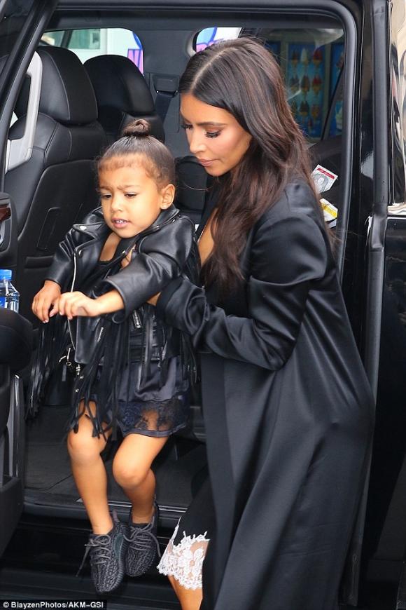 con gái Kim Kardashian, Kim Kardashian và con gái, sao Hollywood