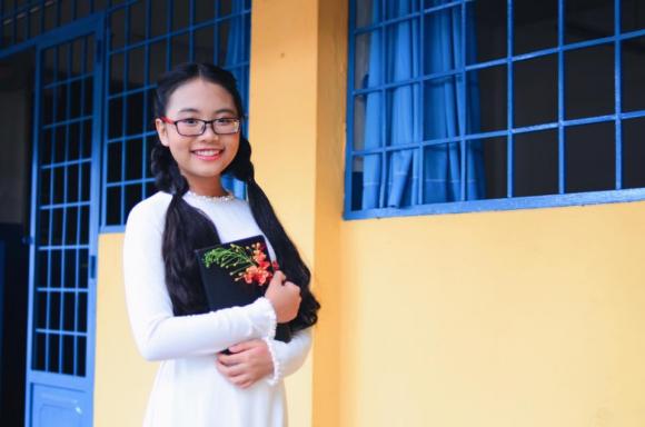Phương Mỹ Chi, Phương Mỹ Chi mặc áo dài, sao Việt