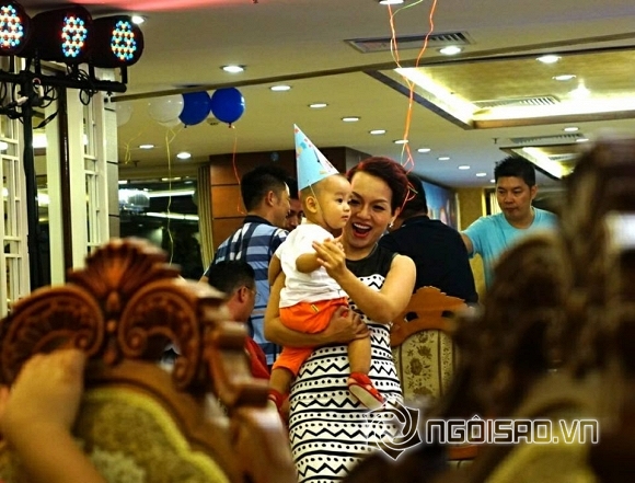 Thái Thùy Linh, con trai Thái Thùy Linh, ca sĩ Thái Thùy Linh, sinh nhật con trai Thái Thùy Linh, con trai Thái Thùy Linh 1 tuổi, sao việt 