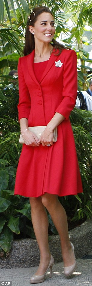 công nương Kate, thời trang công nương Kate, công nương Kate mặc lại váy cũ,  Kate Middleton