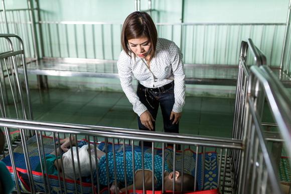 Á hậu Thanh Vy, Á hậu Thanh Vy làm từ thiện, Sao Việt, Sao Việt làm từ thiện