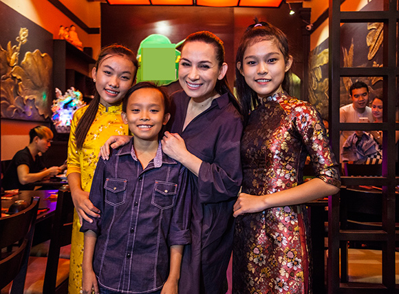 sao Việt, Phi Nhung, con nuôi Phi Nhung, Hồ Văn Cường, cậu bé hát đám cưới, hiện tượng Vietnam Idol Kids