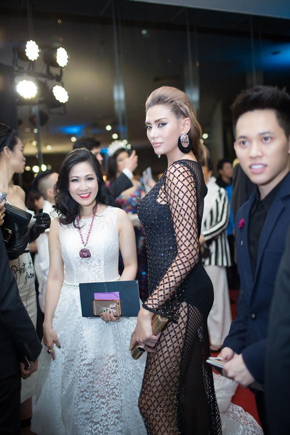 vo-hoang-yen-196-10-ngoisao 4 Võ Hoàng Yến, Siêu mẫu Hoàng Yến, Sao Việt