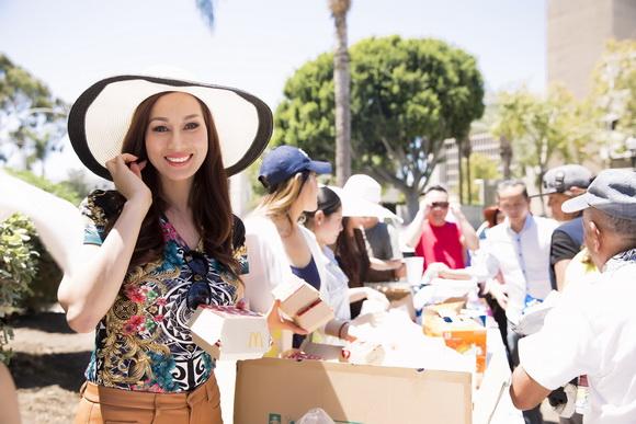 Ông bầu Minh Chánh, Hoa hậu Nina Nhung Đào, Hoa hậu Brandy Ngô, Sao Việt