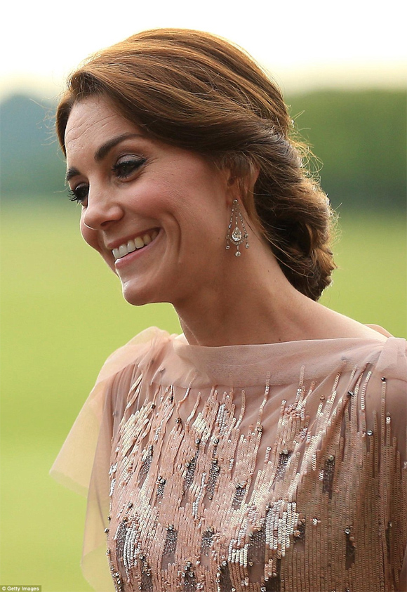 công nương Anh,Kate Middleton,váy hàng hiệu của công nương Anh