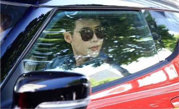 sao Hàn,thiếu gia giàu nhất màn ảnh Hàn Quốc,Lee Jong Suk,W - Two Worlds,sao Kpop