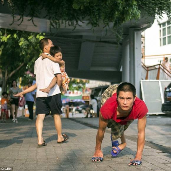 mất tích, bắt cóc, bắt cóc trẻ con, cha tật nguyền, cha tìm con bị bắt có, cha đi tìm con, cha con 