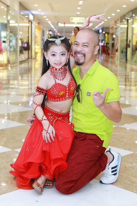 Mc vân hugo,nhà thiết kế đức hùng,vân hugo xinh đẹp