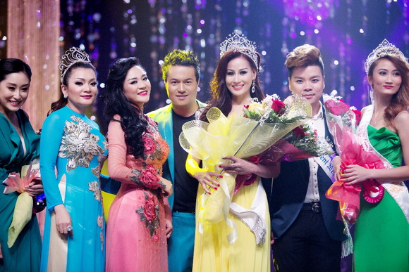 Hoa hậu Phụ nữ người Việt quốc tế 2016, Nina Nhung Đào, Sao Việt