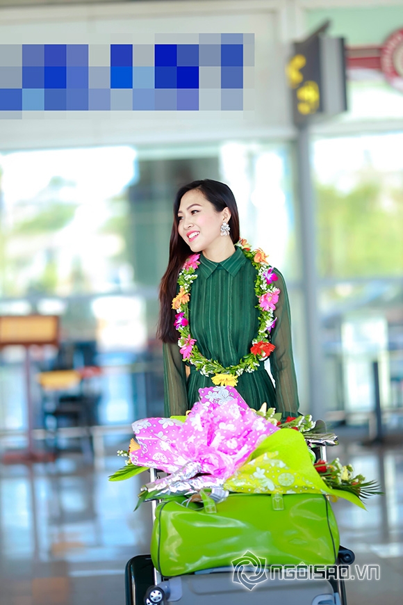 sao Việt, Diệu Ngọc, Trương Diệu Ngọc, Hoa khôi áo dài 2016, Hoa khôi Diệu Ngọc, bố mẹ ra đón Diệu Ngọc