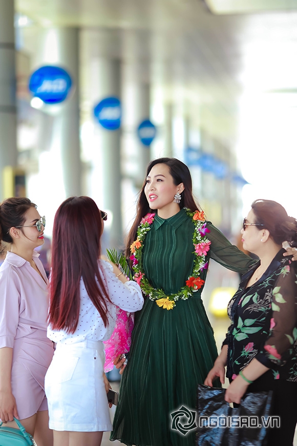 sao Việt, Diệu Ngọc, Trương Diệu Ngọc, Hoa khôi áo dài 2016, Hoa khôi Diệu Ngọc, bố mẹ ra đón Diệu Ngọc