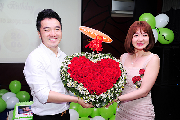 sao Việt, Dương Ngọc Thái, bà xã Dương Ngọc Thái, con trai Dương Ngọc Thái, vợ chồng Dương Ngọc Thái hôn nhau