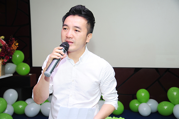 sao Việt, Dương Ngọc Thái, bà xã Dương Ngọc Thái, con trai Dương Ngọc Thái, vợ chồng Dương Ngọc Thái hôn nhau