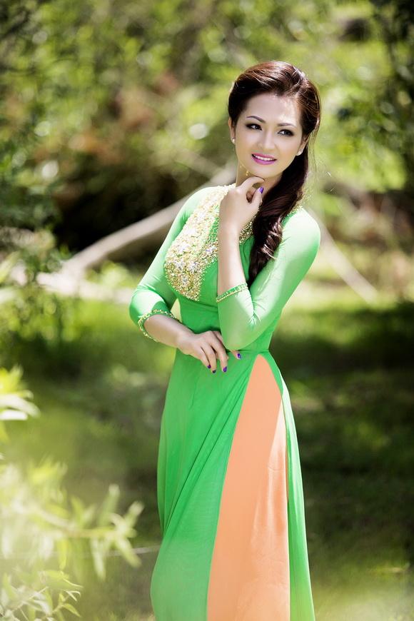 Nathalee Trương, Vợ ông bầu Minh Chánh, Sao Việt