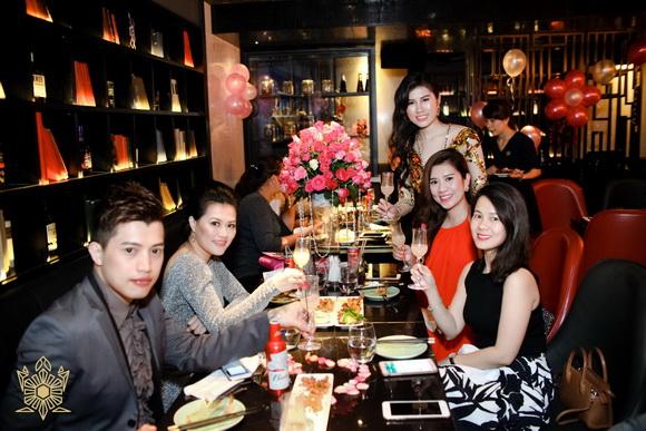 emily-hong-nhung-296-11-ngoisao 0 Emily Hồng Nhung, Hoa khôi Emily Hồng Nhung, Sao Việt