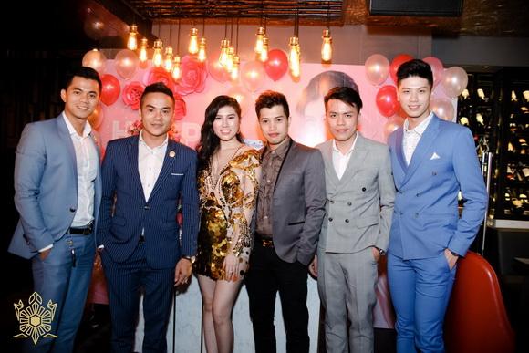 emily-hong-nhung-296-5-ngoisao 6 Emily Hồng Nhung, Hoa khôi Emily Hồng Nhung, Sao Việt