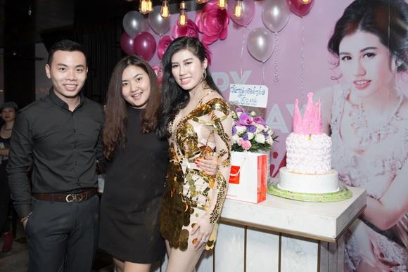 emily-hong-nhung-296-7-ngoisao 4 Emily Hồng Nhung, Hoa khôi Emily Hồng Nhung, Sao Việt